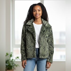 New Baciano Faux Fur Coat, Animal Print Snap buttons Coat-  Small